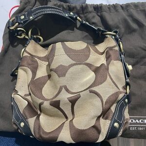 Coach bag size medium